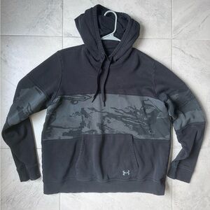 Women’s Under Armour hoodie size Large